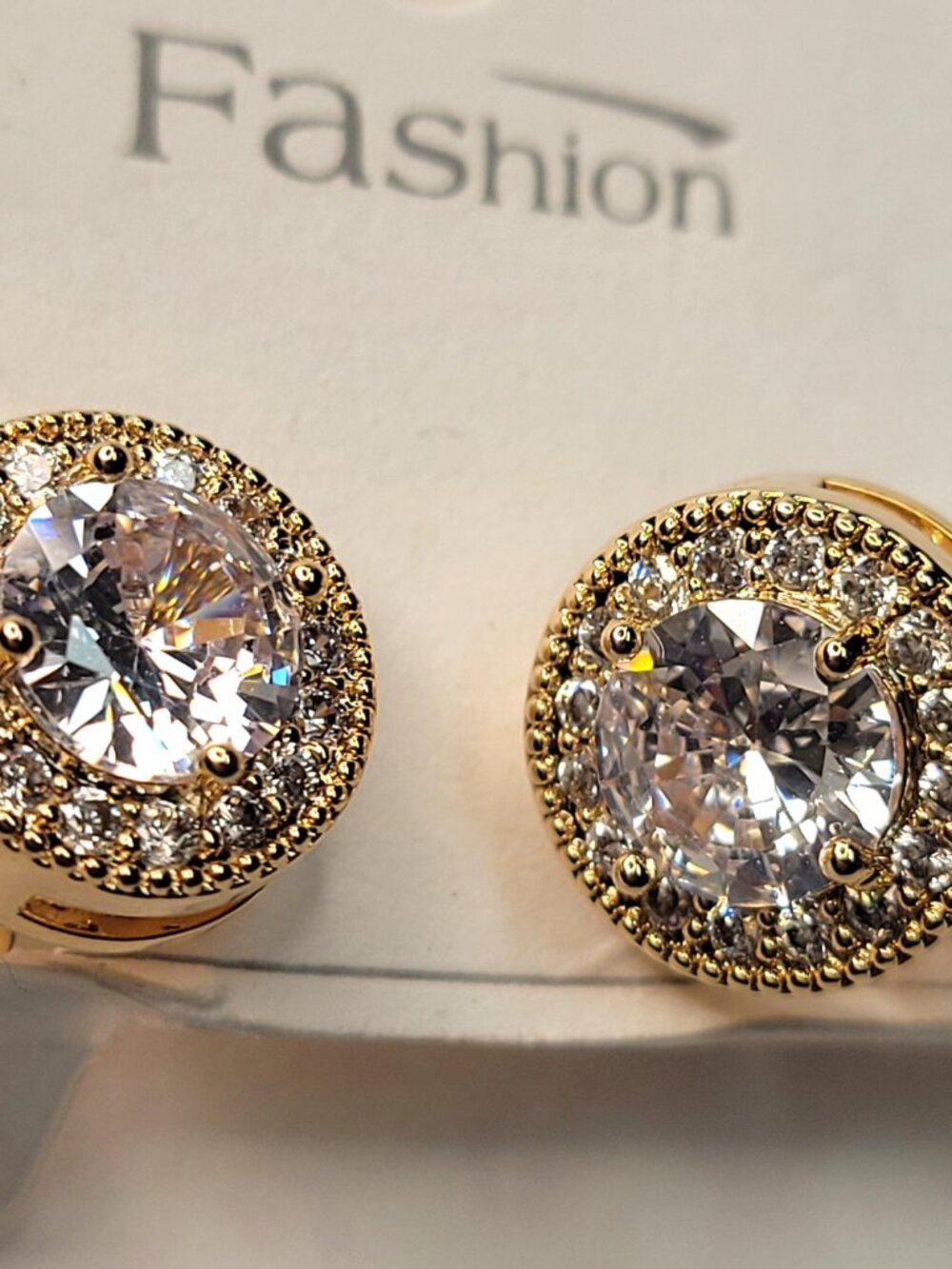 Womens Crystal Clip On Earrings Elegant Glitter Mini Earrings NEW - Picture 13 of 13